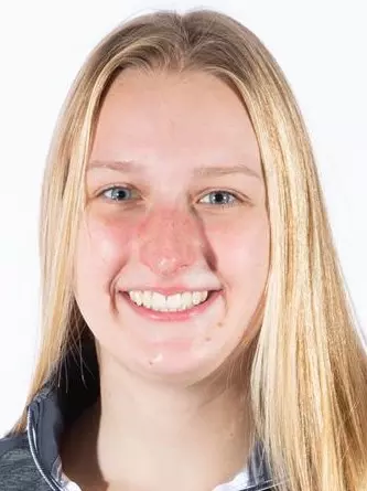 Ellie Graves headshot