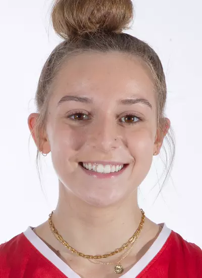 Tess Csejka headshot