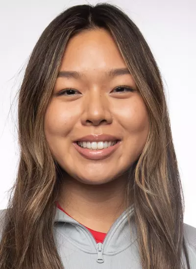 Stephanie Liu headshot