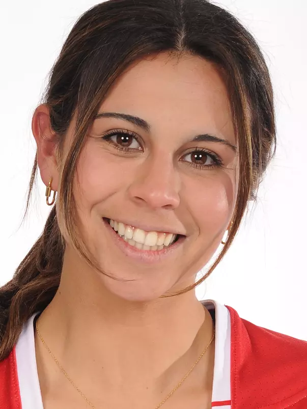 Head shot of Lauren Kaye