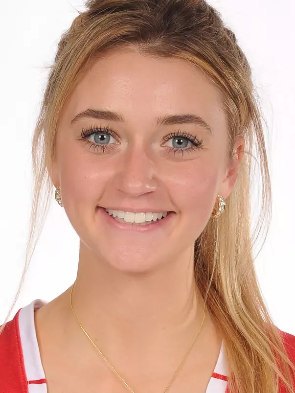 Head shot of Caroline Pinho