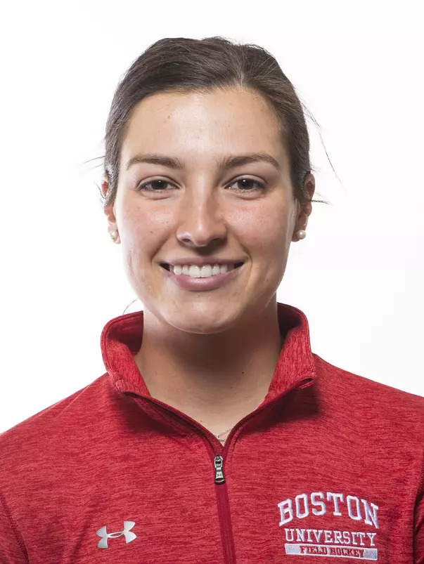 Tori Roche headshot - Spring 2022