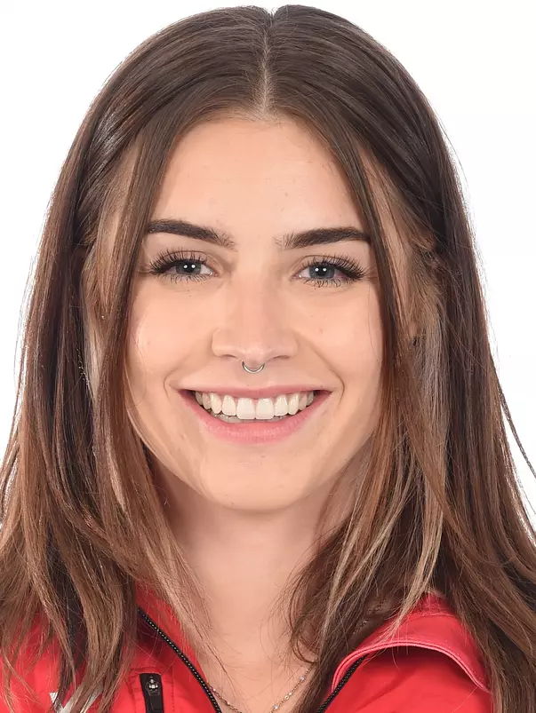 Hannah Ondak Headshot