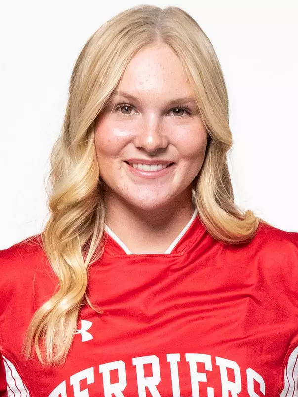 Chloe Dryden headshot