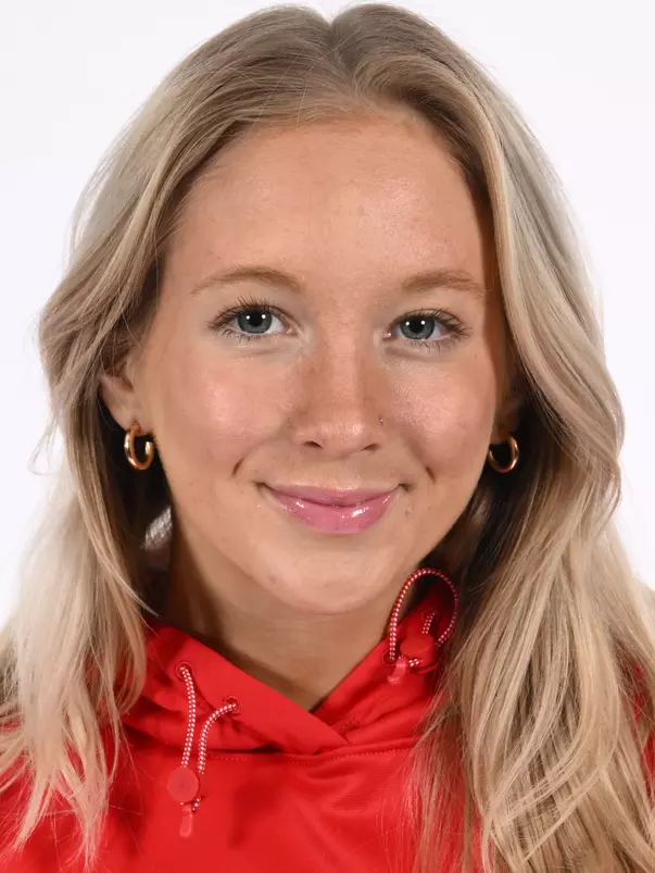 Astrid Newton Headshot