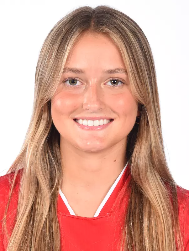 Olivia Avellar Headshot