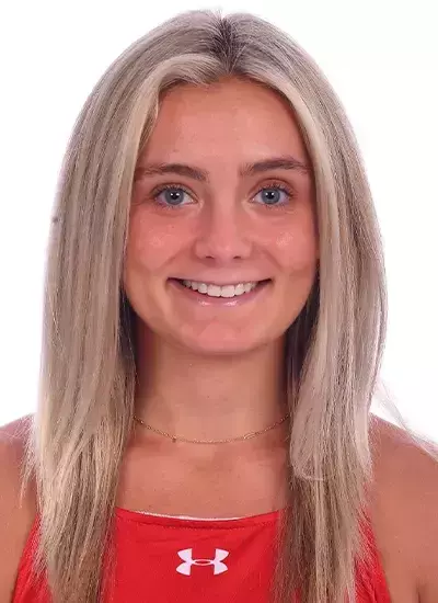 Bella Bergner - 25 headshot