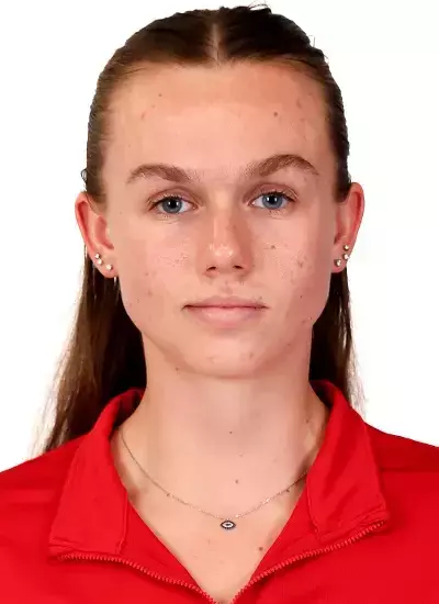 Milena Busma headshot - 25