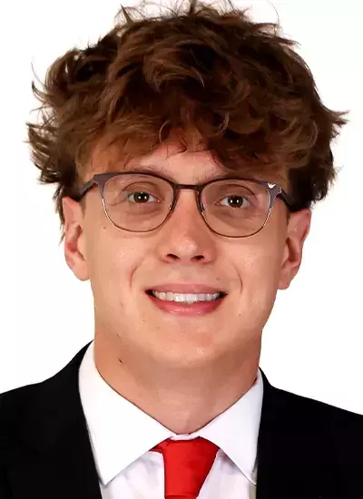 Tony Ponomarev headshot - 25