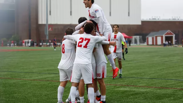 Men's soccer celebrates a home win