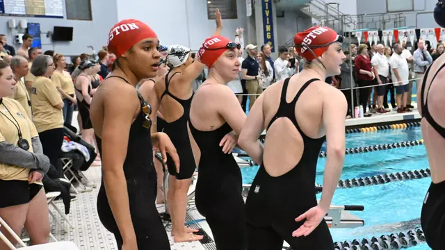 Women's 800 Freestyle Relay prepares for race