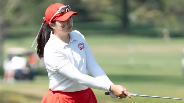 Amy Han chips near the green in the second round of the 2026 PL Championship