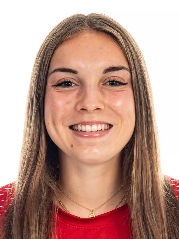 Elle Ceres Headshot