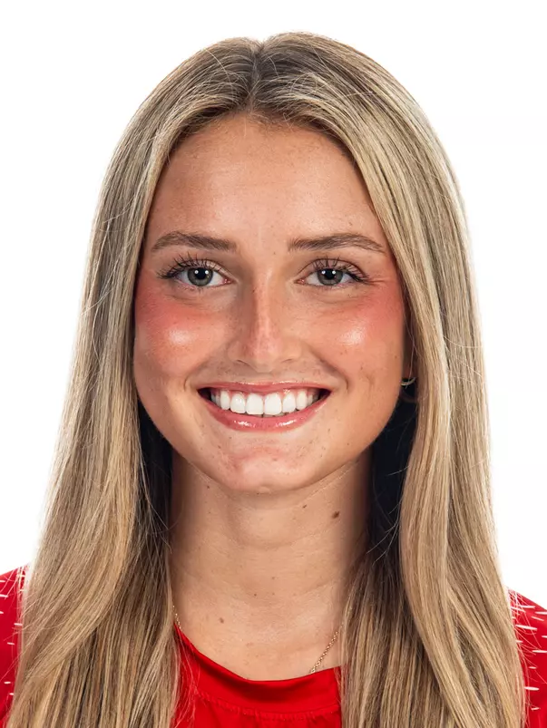 Olivia Avellar Headshot