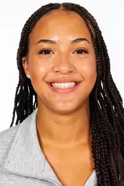 Alayna Kennedy headshot