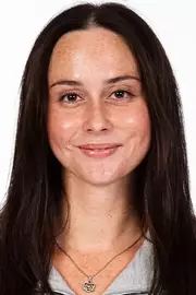 Izzy Valantiejus headshot