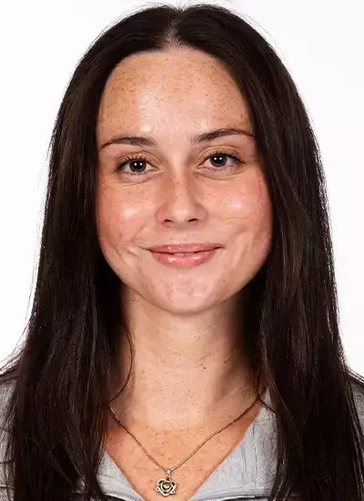 Izzy Valantiejus headshot