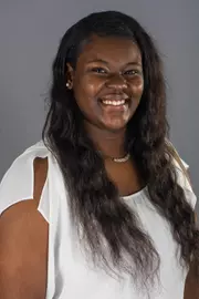 Adara Russell Headshot