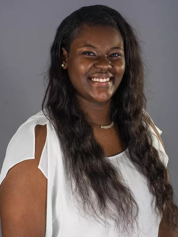 Adara Russell Headshot