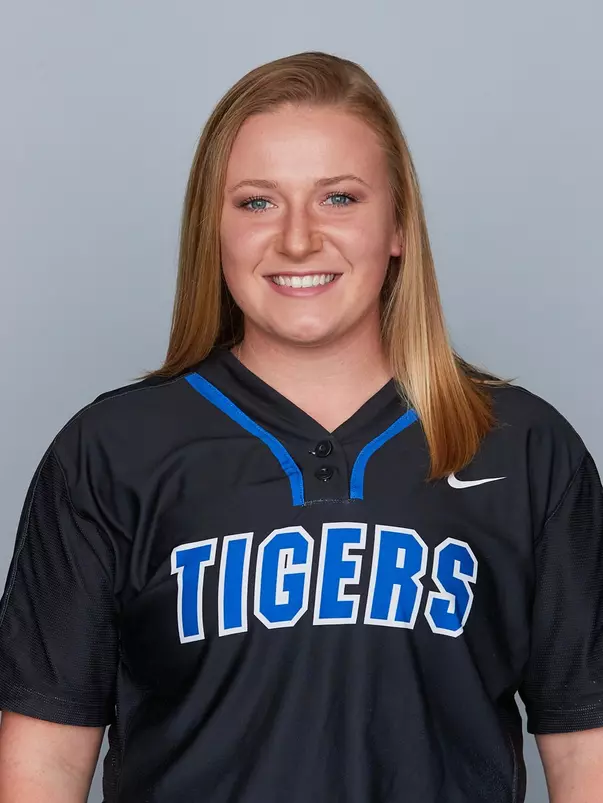 © University of Memphis. Trey ClarkAungst_Ryleigh_1920SB_2858_TC_20191122