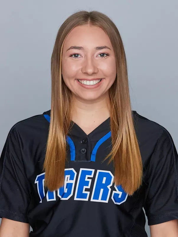 © University of Memphis. Trey ClarkHunt_Anna_Grace_1920SB_2906_TC_20191122