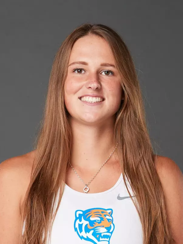 © University of Memphis. Trey ClarkHohnhold_Lina_1920WTEN_1409_TC_20191028