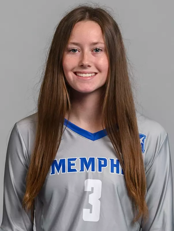 Mackenzie Leach Headshot