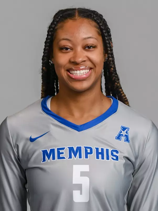 Miaya Smith Headshot