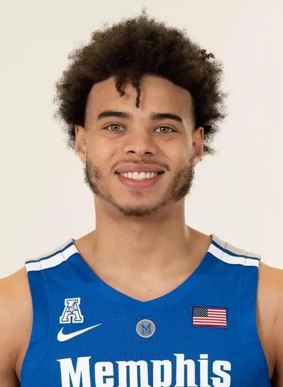 Lester Quinones headshot