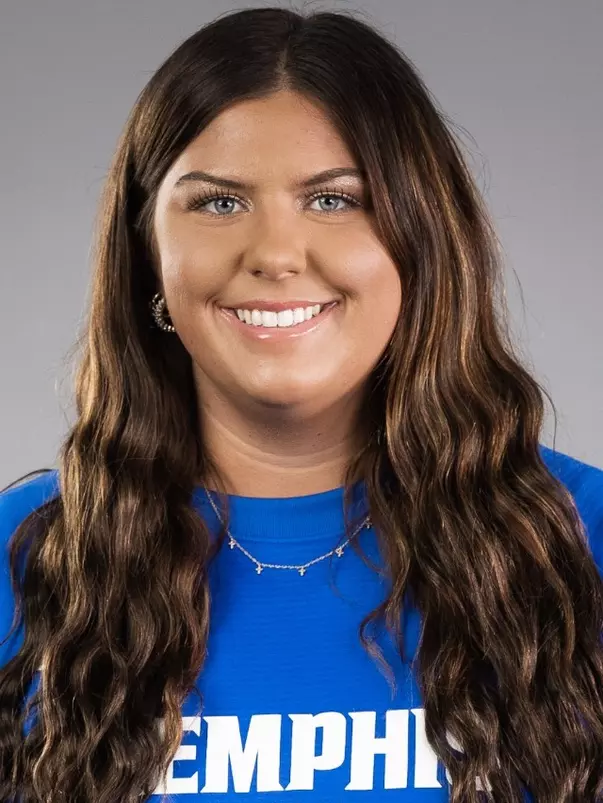 Kailey Hilderbrand Headshot