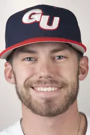 Taylor Davis Headshot