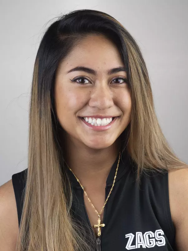 Jessica Mangrobang headshot