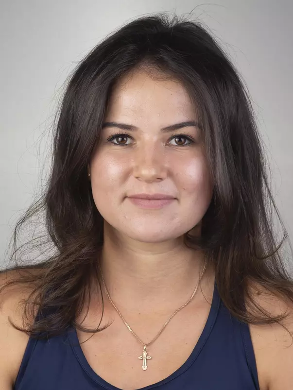 Vlada Medvedcova headshot