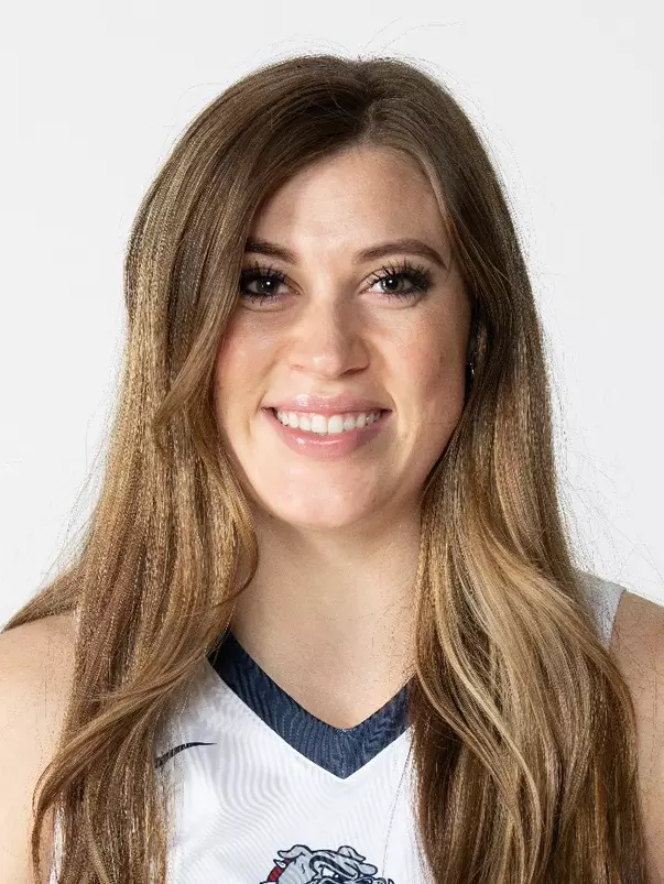white fall 2022 headshot