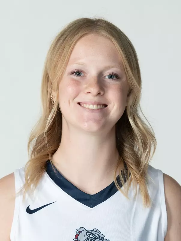 Larson fall 2022 headshot
