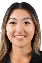 2022 headshot doung