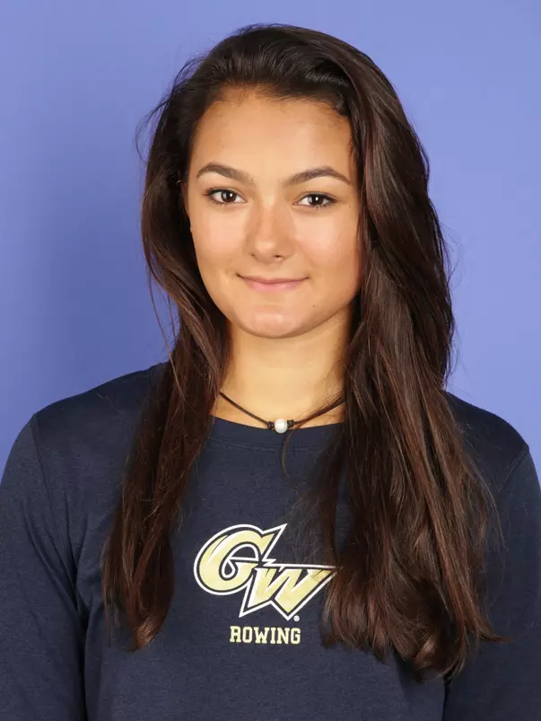 Sylvie Studier Headshot