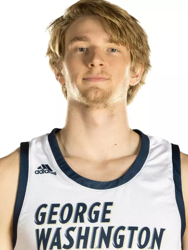 Hunter Dean headshot