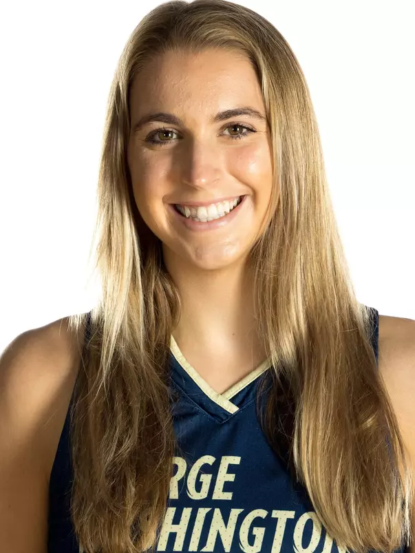 Maddie Loder headshot