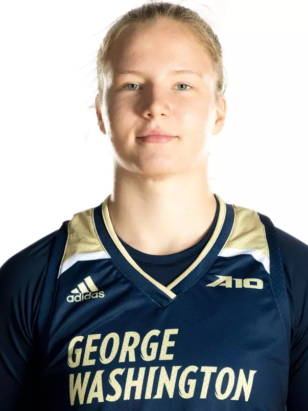 Gabby Nikitinaite headshot