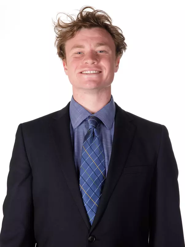 Mens Rowing Headshot: Noah Axford