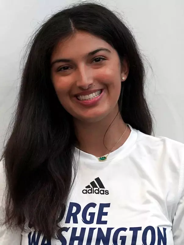 Chandra Desai headshot