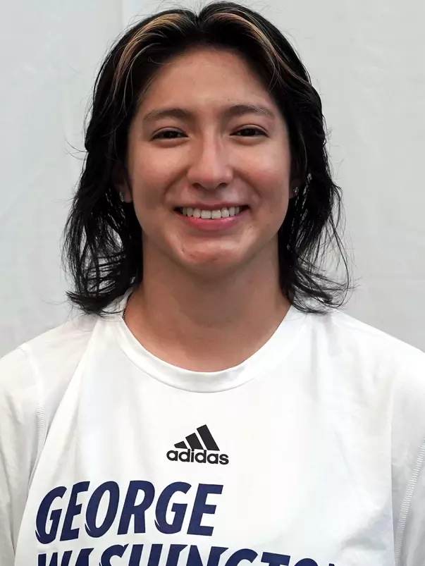 Angie Flores headshot