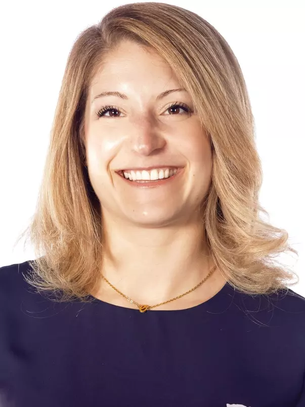 Lauren Shear headshot