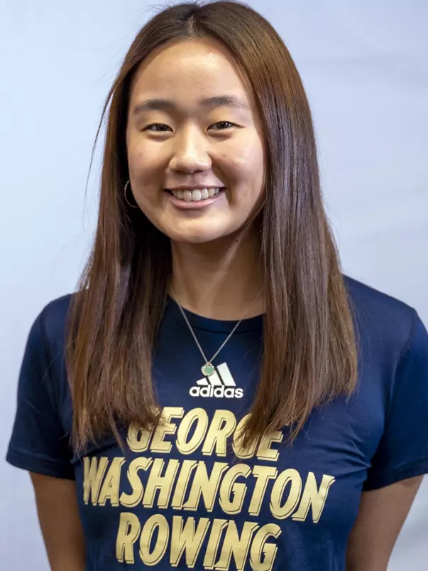 Naomi Lee Headshot