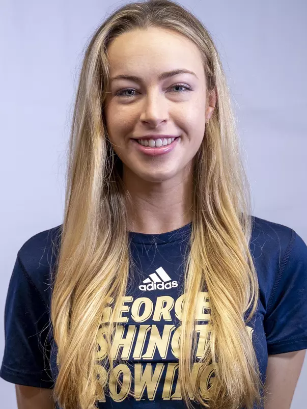 Ailis Wall Headshot