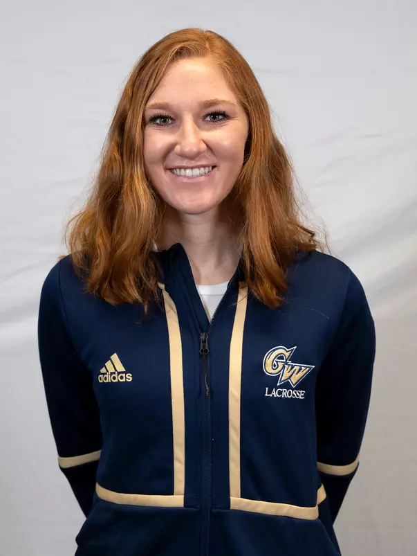 Abby Carlin headshot