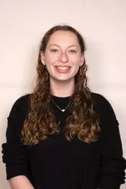 Caiti Levin headshot