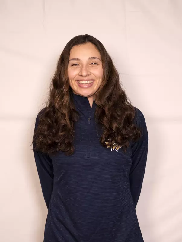 Erica Lorenzana headshot