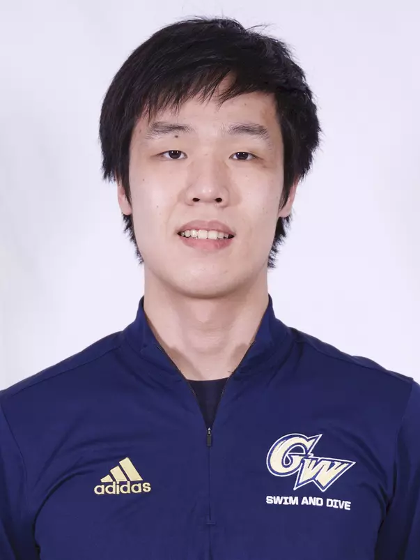 Zach Hu headshot